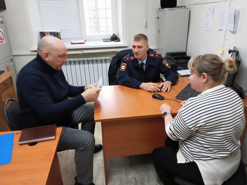 В Исаклинском районе Самарской области представители Общественных советов проверили организацию работы подразделений полиции
