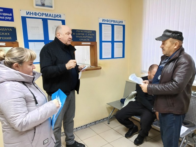 В Исаклинском районе Самарской области представители Общественных советов проверили организацию работы подразделений полиции